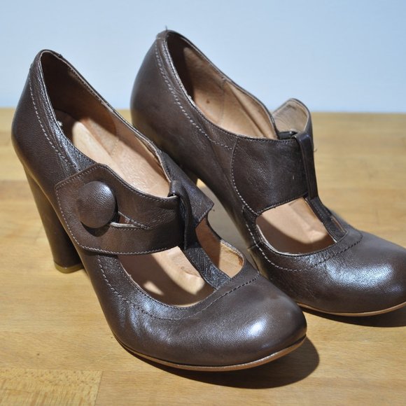 Brown leather t-strap heels -- Browns ID label - Picture 3 of 7